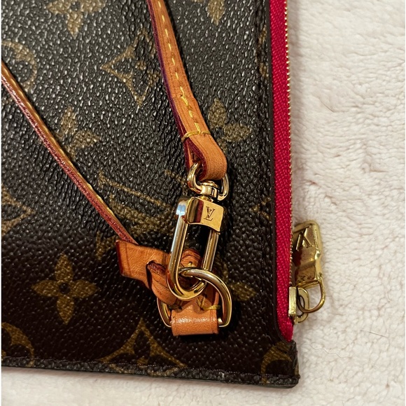 Louis Vuitton Clutch - Picture 3 of 7